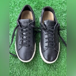 Clarks Women’s Black and White Casual Sneakers Size 9